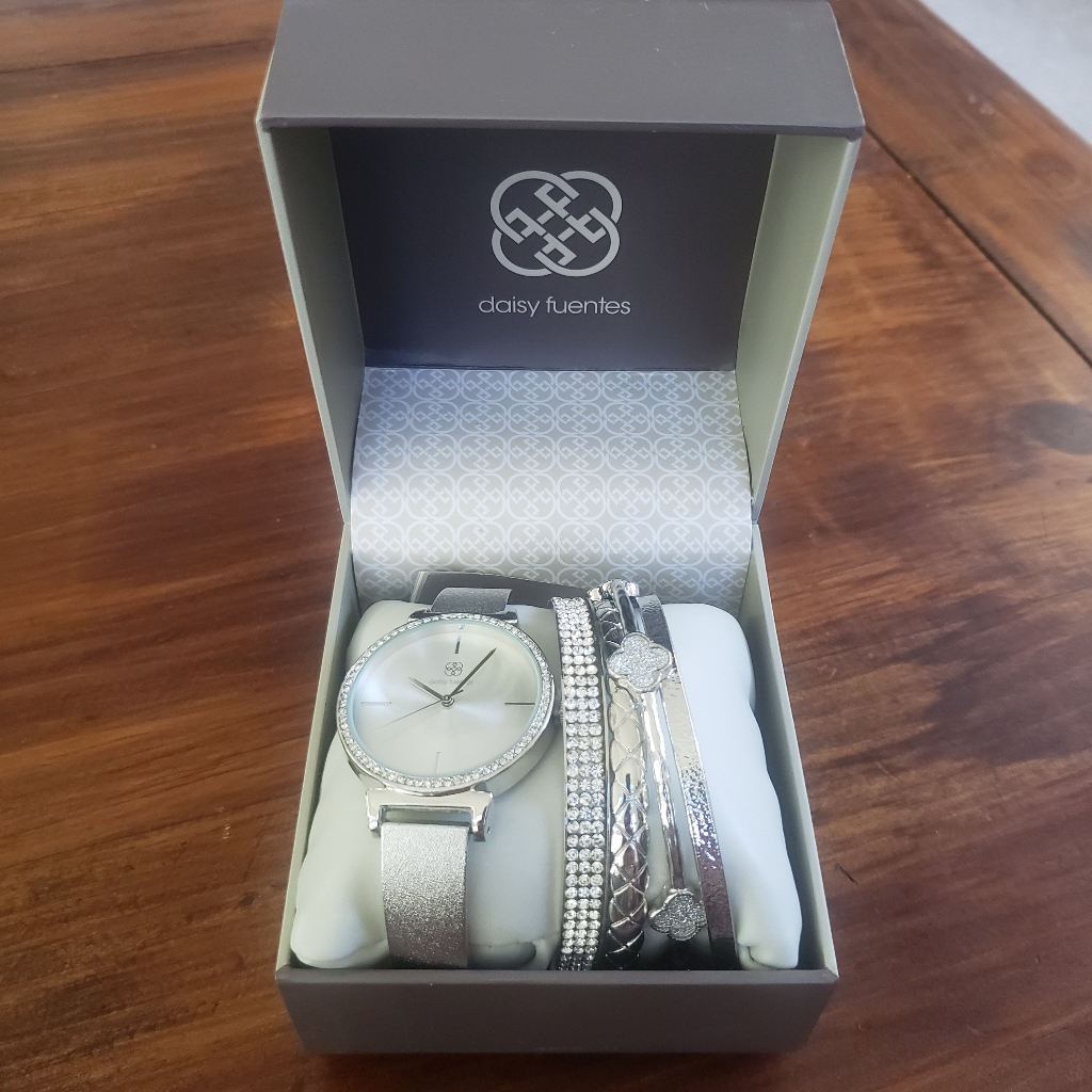 Daisy Fuentes Silver Tone Watch And Bracelets. Nwt